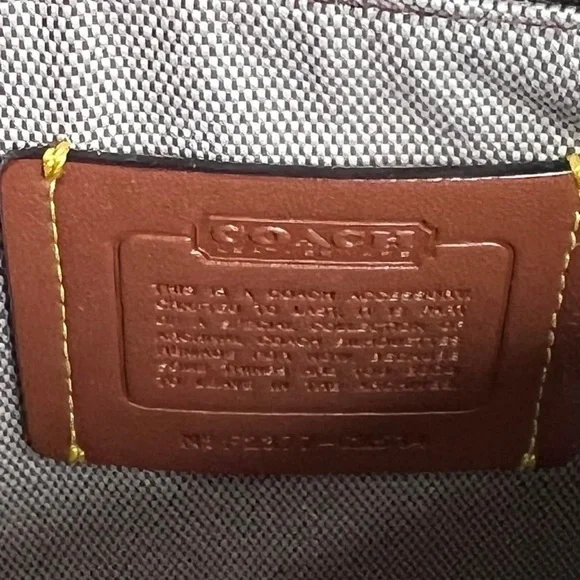 CM514 - Coach Swinger 20 with Zebra Print - Picture 9 of 12